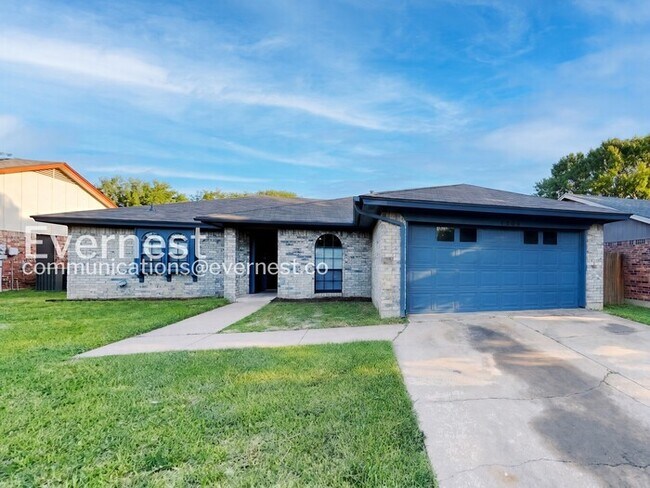 Building Photo - 1800 Willow Vale Dr