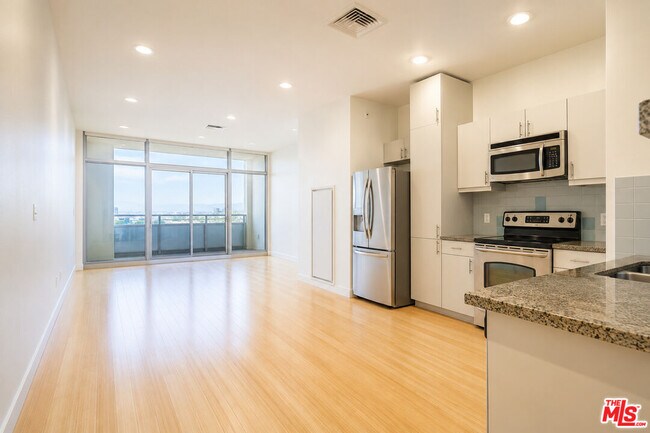 Building Photo - 3810 Wilshire Blvd