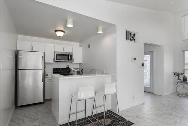 Building Photo - 303 Cedarview Ct