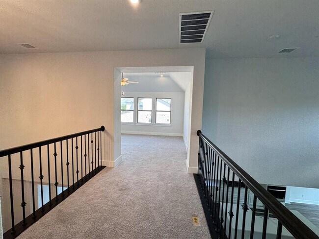 Building Photo - 1649 Cardinal Ln