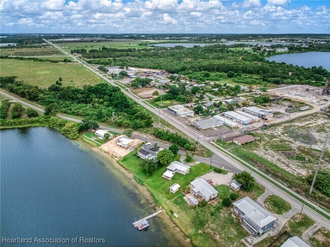 Building Photo - 403 Lake Lotela Dr