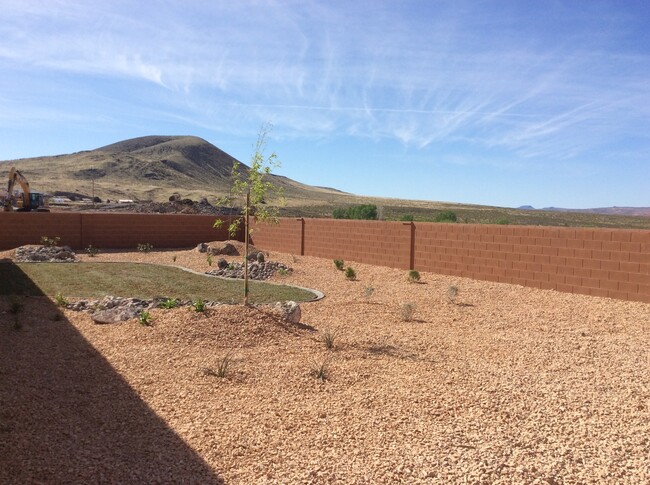 Building Photo - Beautiful Sky Ridge Home