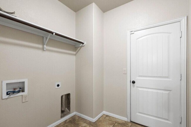 Building Photo - 1314 Cerrillos Ave
