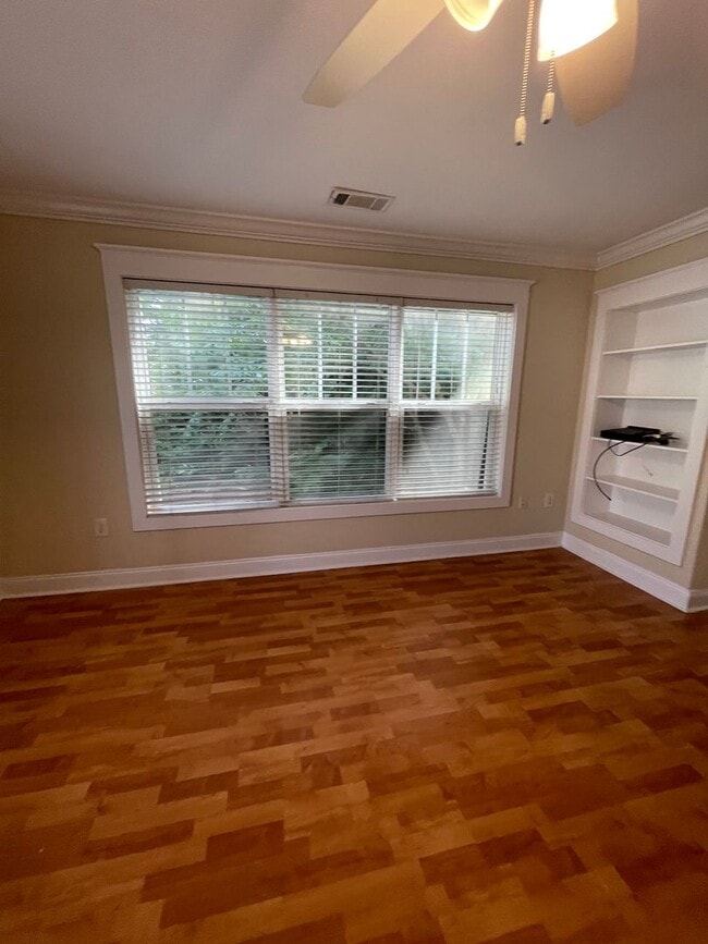 Building Photo - 07-212 Warrior