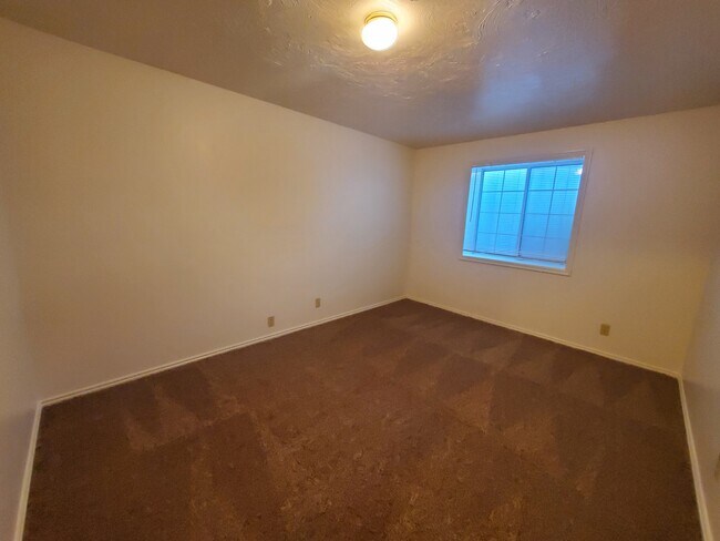 Building Photo - 1322 Walstrom Ln