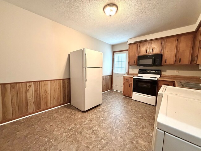 Building Photo - Bancroft Circle Apartments