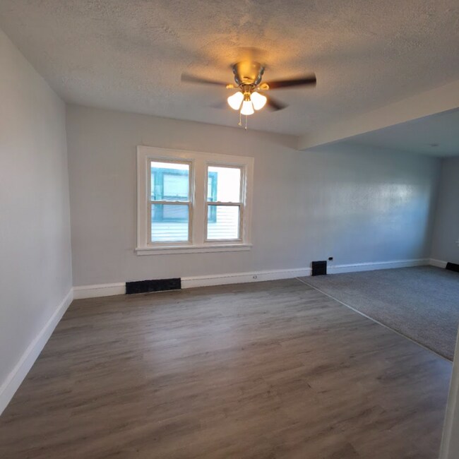Building Photo - X 10/28|3294 East 146 St