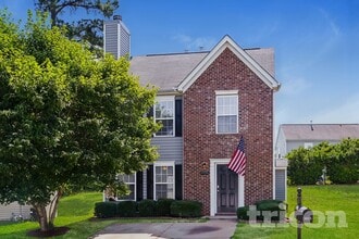 Building Photo - 3615 Cyrus St