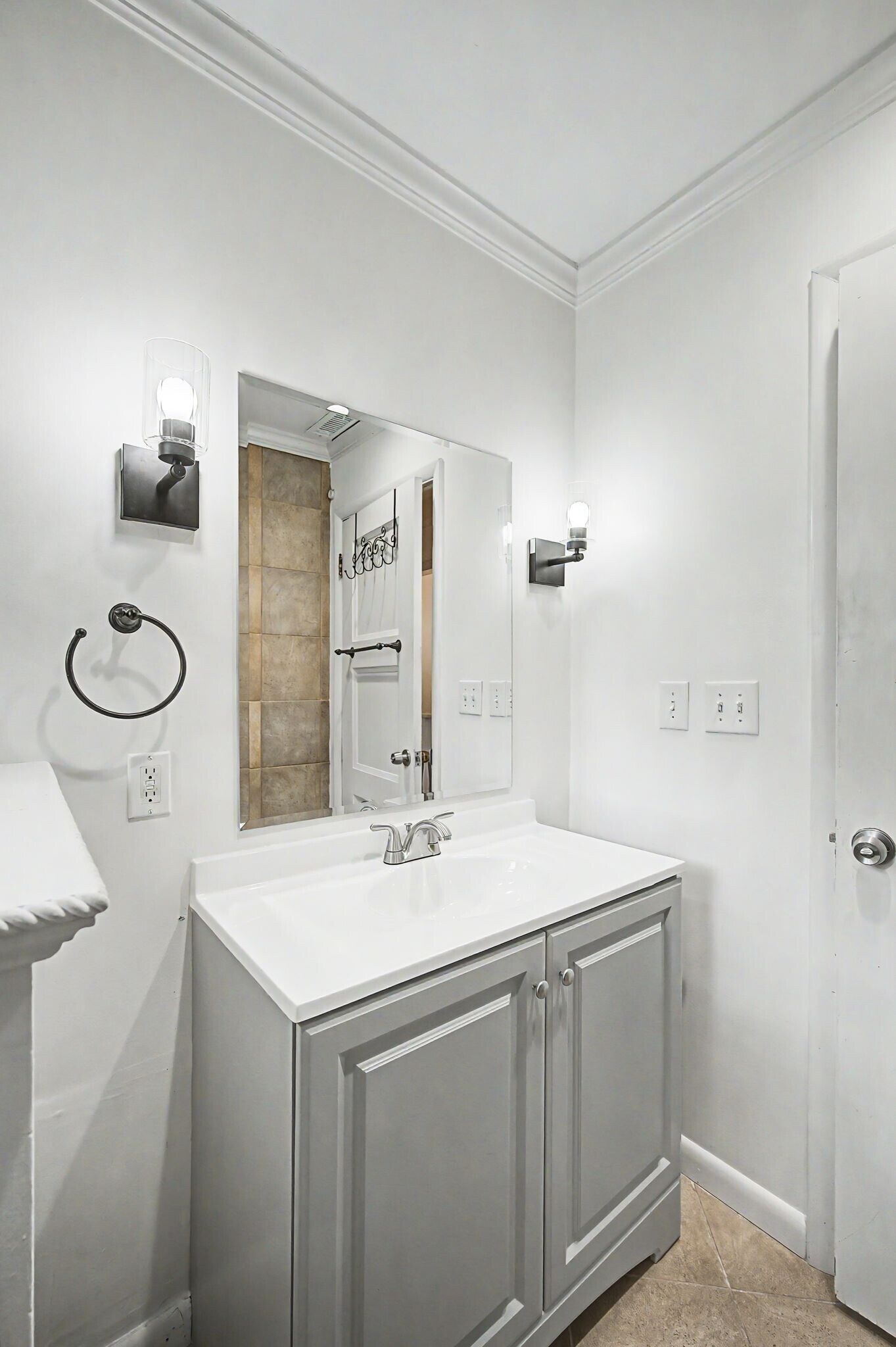 Building Photo - 3529 Trimble Rd