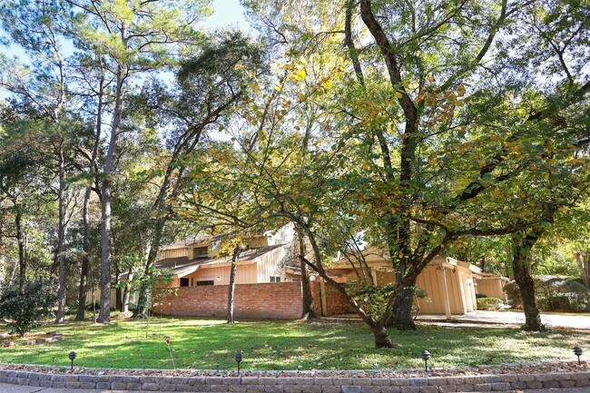 Building Photo - 2302 W Settler's Way