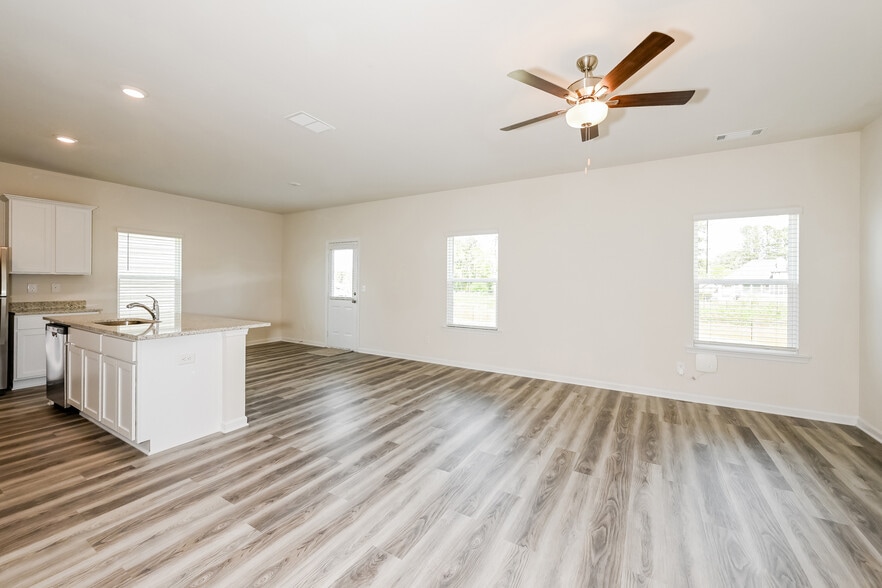 Building Photo - 267 Limestone Cir