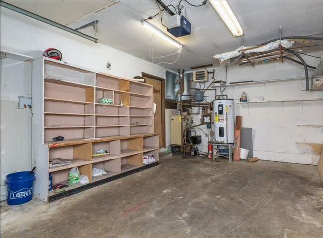 Building Photo - Cozy 3BR Home in Quiet Neighborhood – Gara...