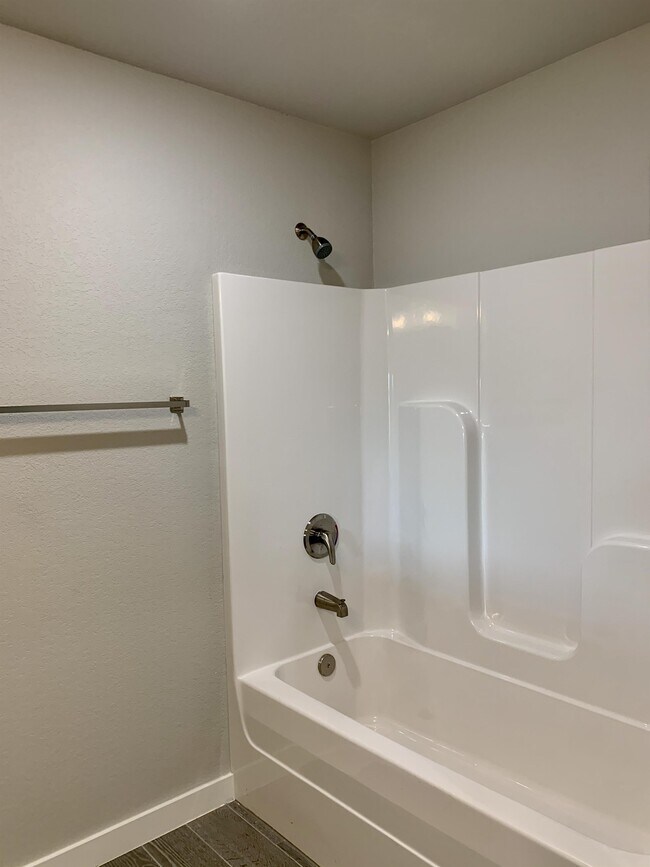 Building Photo - 442 Rama St