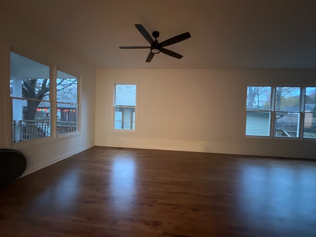 Building Photo - Room in House on Dill Ave SW