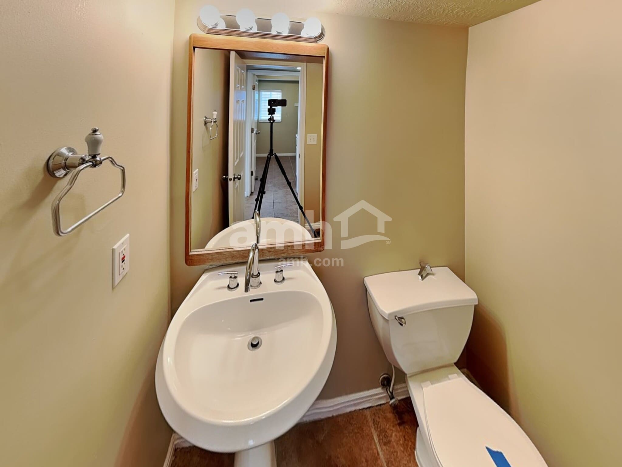 Building Photo - 3750 Suffolk Cir