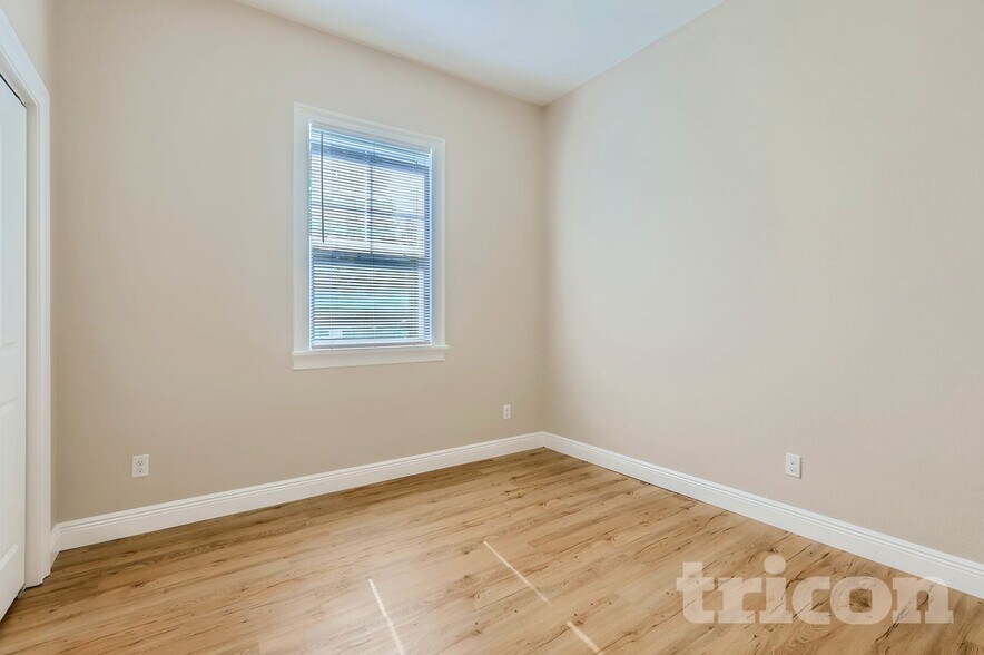 Building Photo - 7703 N Huntley Ave