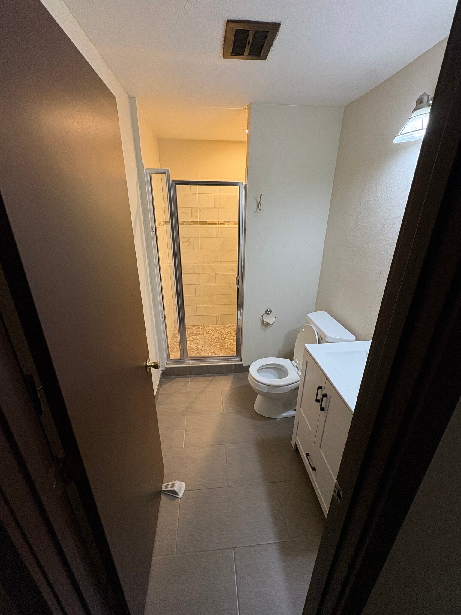 Building Photo - 8020 SW Sorrento Rd