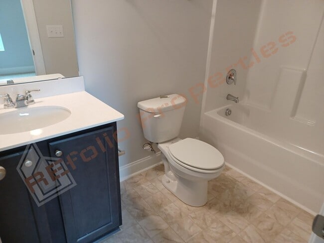 Building Photo - 718 Rosefield Dr