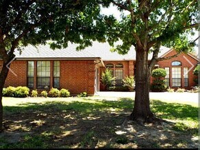 Building Photo - 112 Sunny Meadows Dr