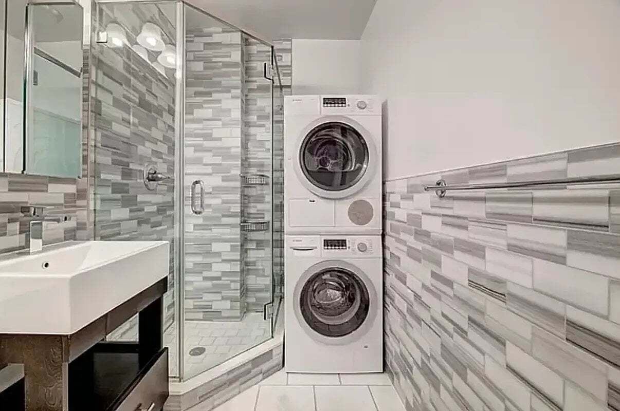 Building Photo - 564 Hudson St