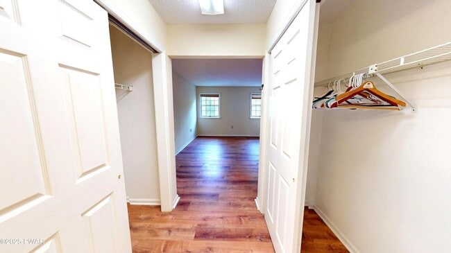 Building Photo - 4038 Somerset Ct