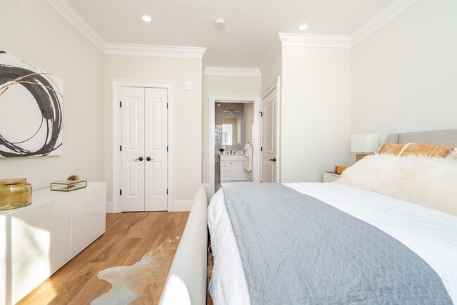 Building Photo - 106 Forest Hills St