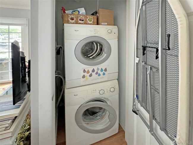 Building Photo - 471 Main St