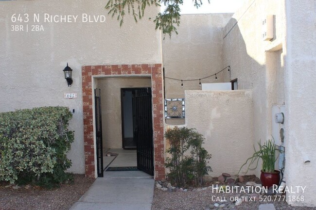 Building Photo - 643 N Richey Blvd