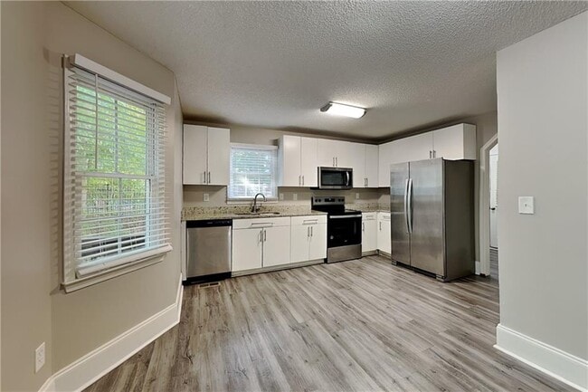 Building Photo - 755 Abbington Ln