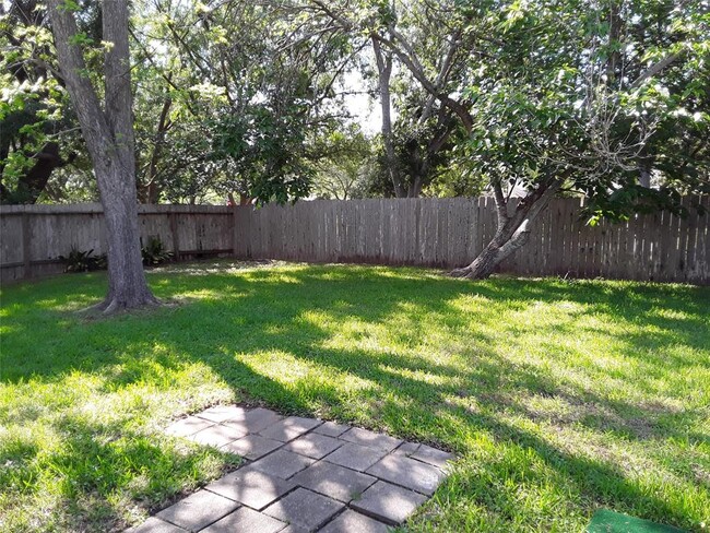 Building Photo - 3119 E Heatherock Cir