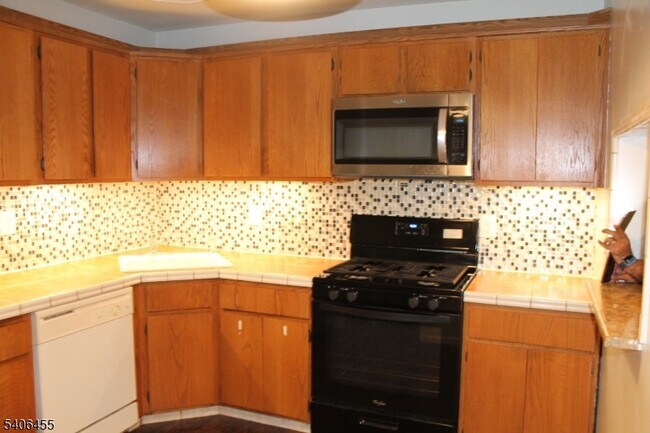 Building Photo - 55 Crabapple Ln