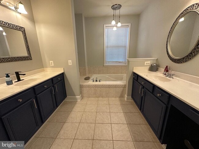 Building Photo - 13846 Greendale Dr