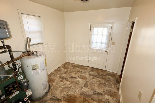 Building Photo - 1108 Ironington Rd