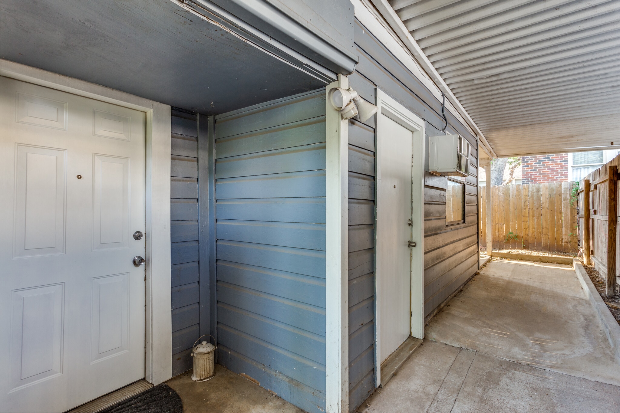 Building Photo - 1509 W Morphy St