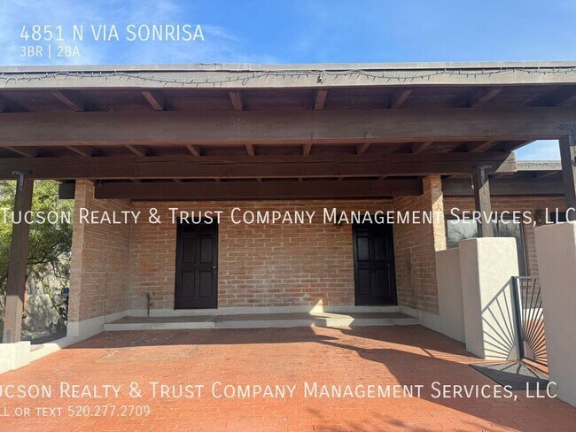 Building Photo - 4851 Vía Sonrisa
