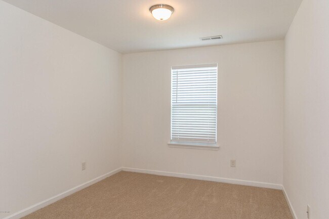 Building Photo - LAKE FOREST VILLAGE