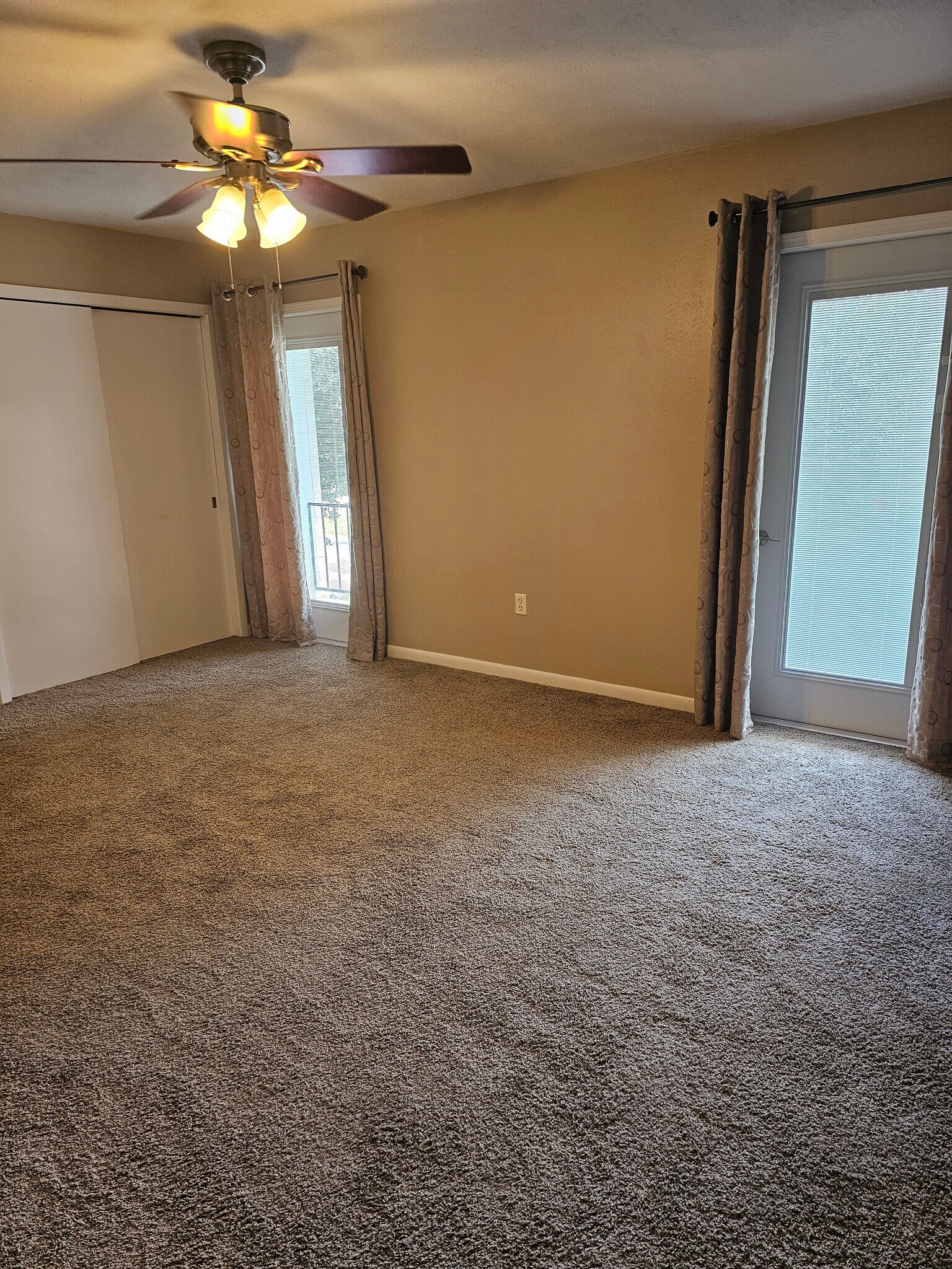 Primary bedroom view towards balcony - 117 28th St