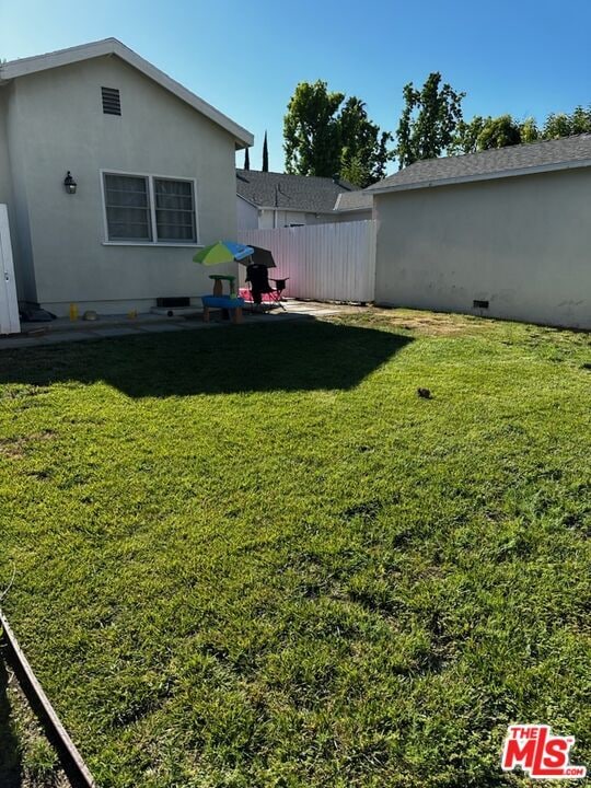 Building Photo - 5048 Enfield Ave