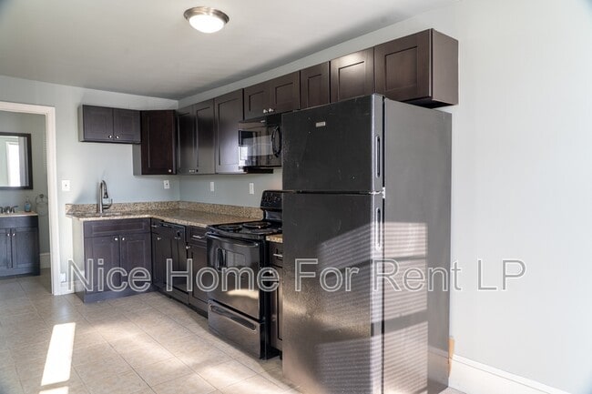 Building Photo - 26 Pitman Ave