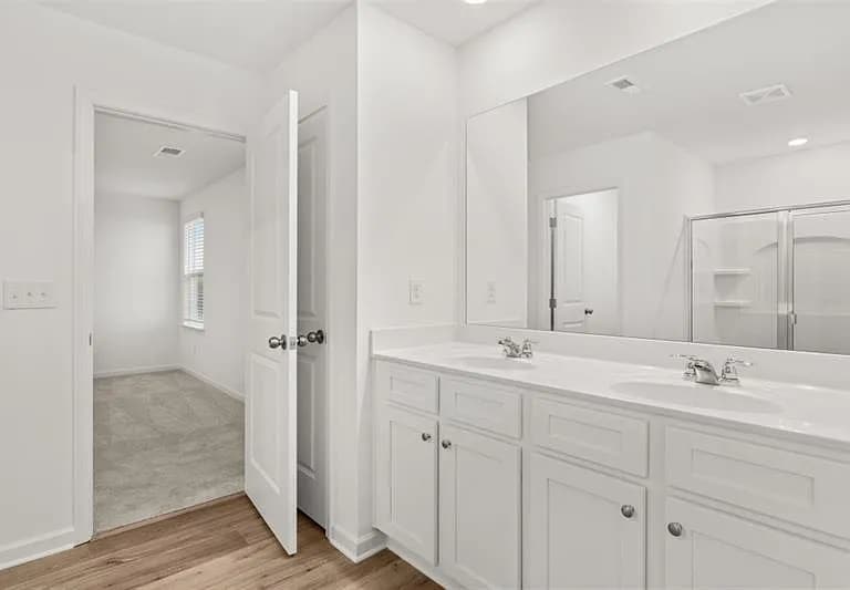 Building Photo - 942 Evergreen Rd