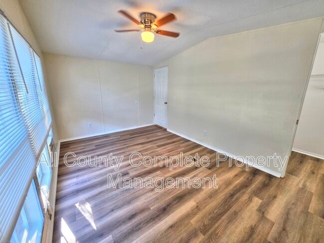 Building Photo - 7603 Plumwood Dr