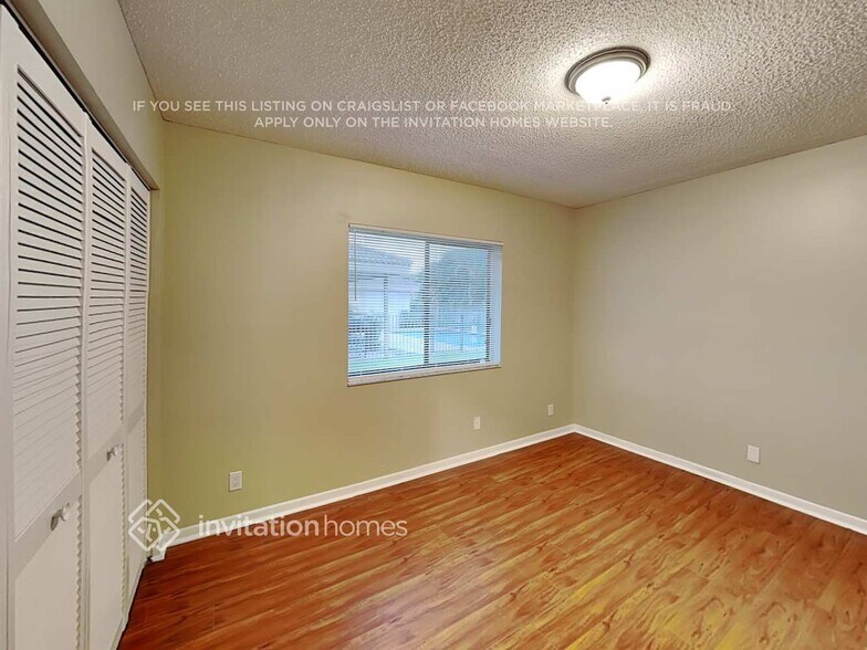 Building Photo - 5529 NW 62nd Ave