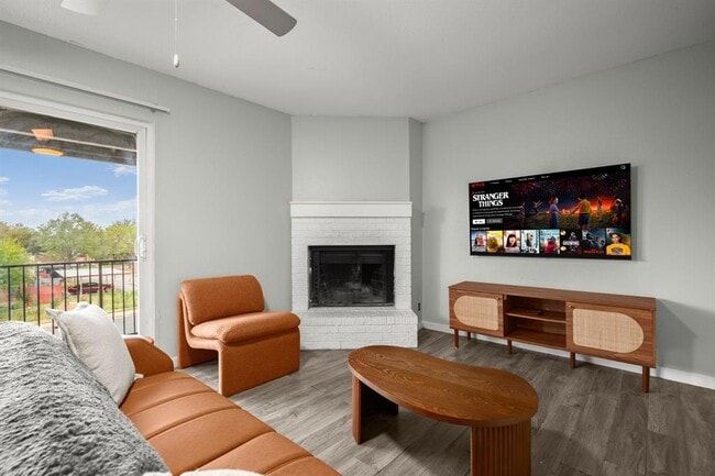 Building Photo - 6812 S Congress Ave