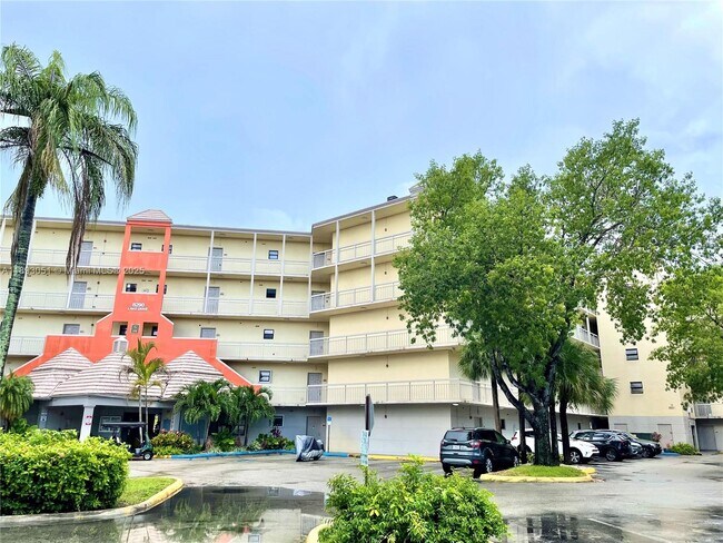 Building Photo - 8290 Lake Dr