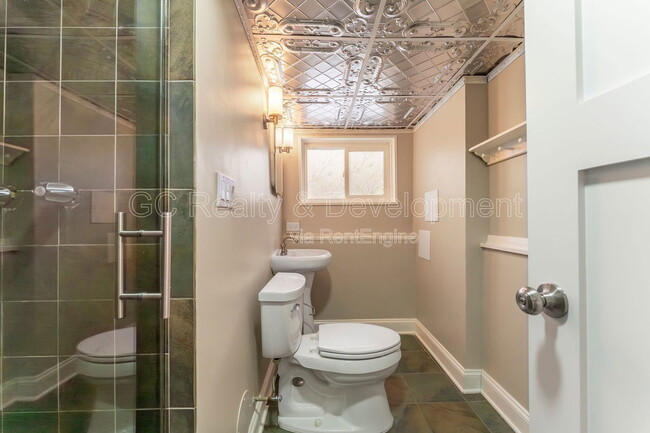 Building Photo - 810 W Dresser Dr