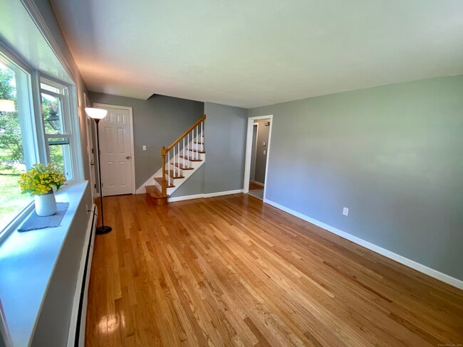 Building Photo - 94 Glenstone Dr