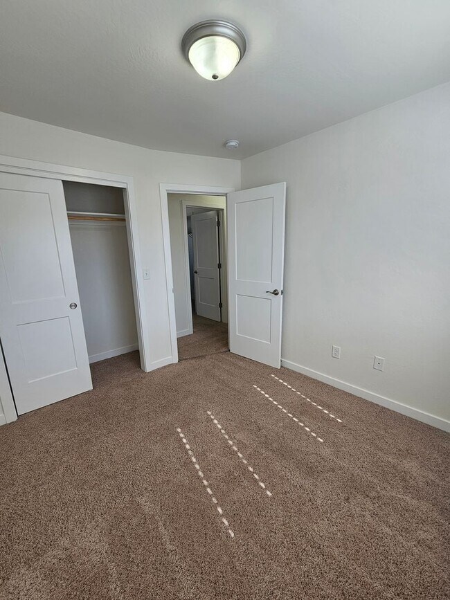 Building Photo - 2 Story Condo