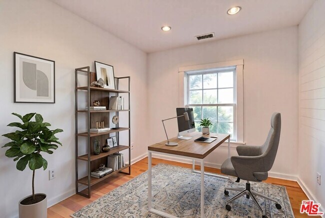 Building Photo - 456 S McKnight Rd