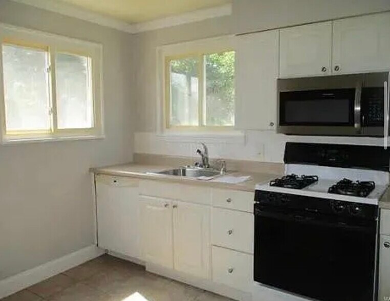 Building Photo - 7737 Clevedon St