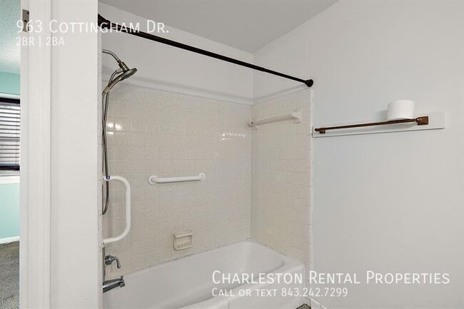 Building Photo - 963 Cottingham Dr